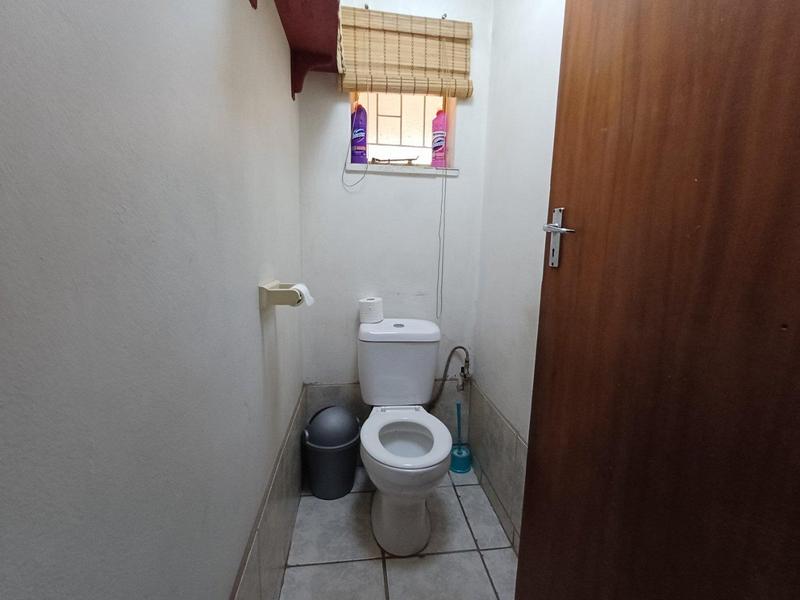 5 Bedroom Property for Sale in Claremont Western Cape